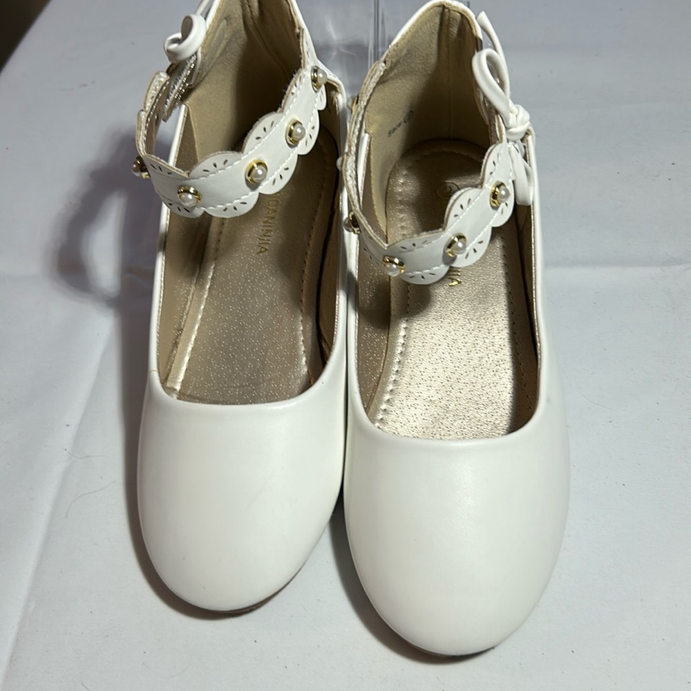 Pandaninjia  Girls Sara Ankle Velcro Straps W/Faux pearls & Bows Size 2-EUC